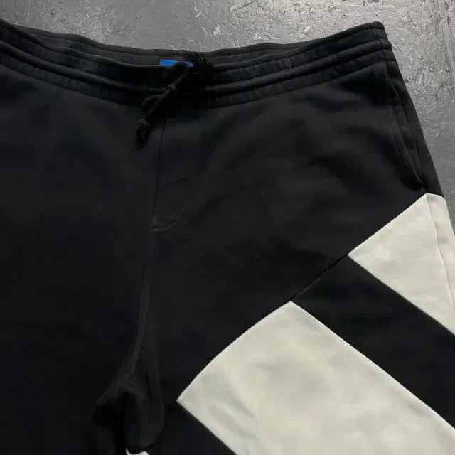 [BUNJANG] Adidas Shorts / 105 아디다스 반바지