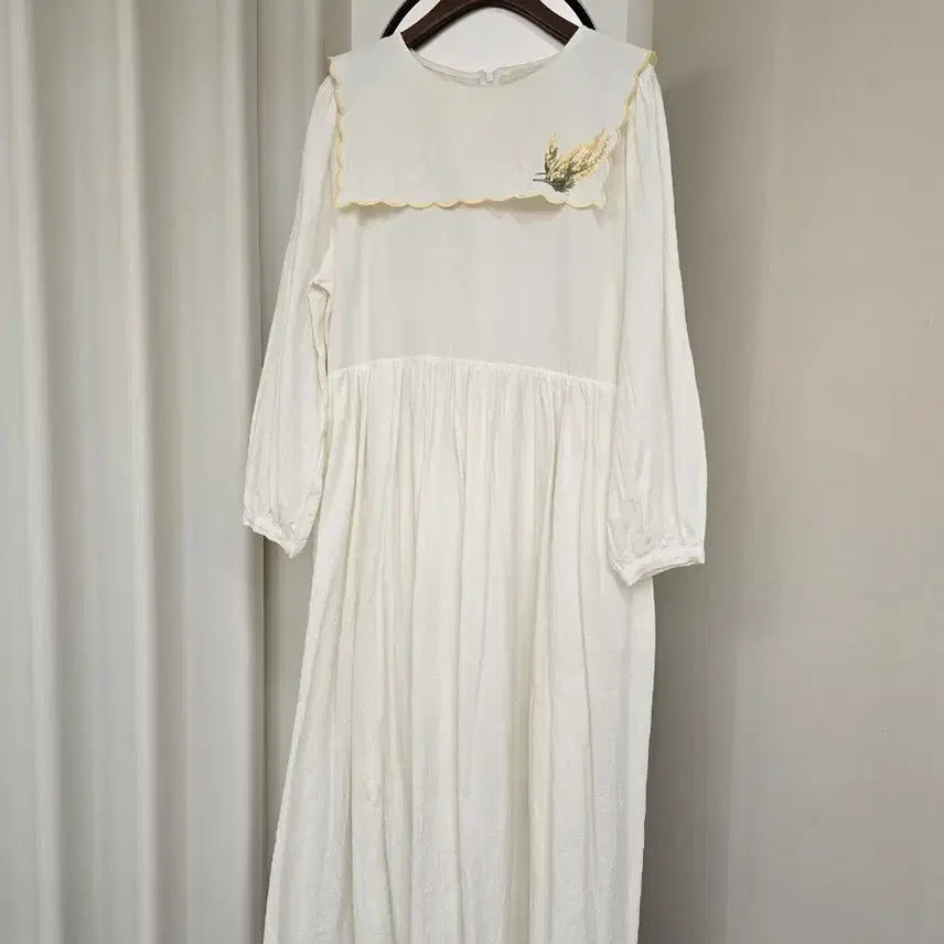 [BUNJANG] Avek de Fleurs Mimosa Dress Ivory / 아벡데플뢰르 미모사 드레스 / 미미부티크 롱원피스