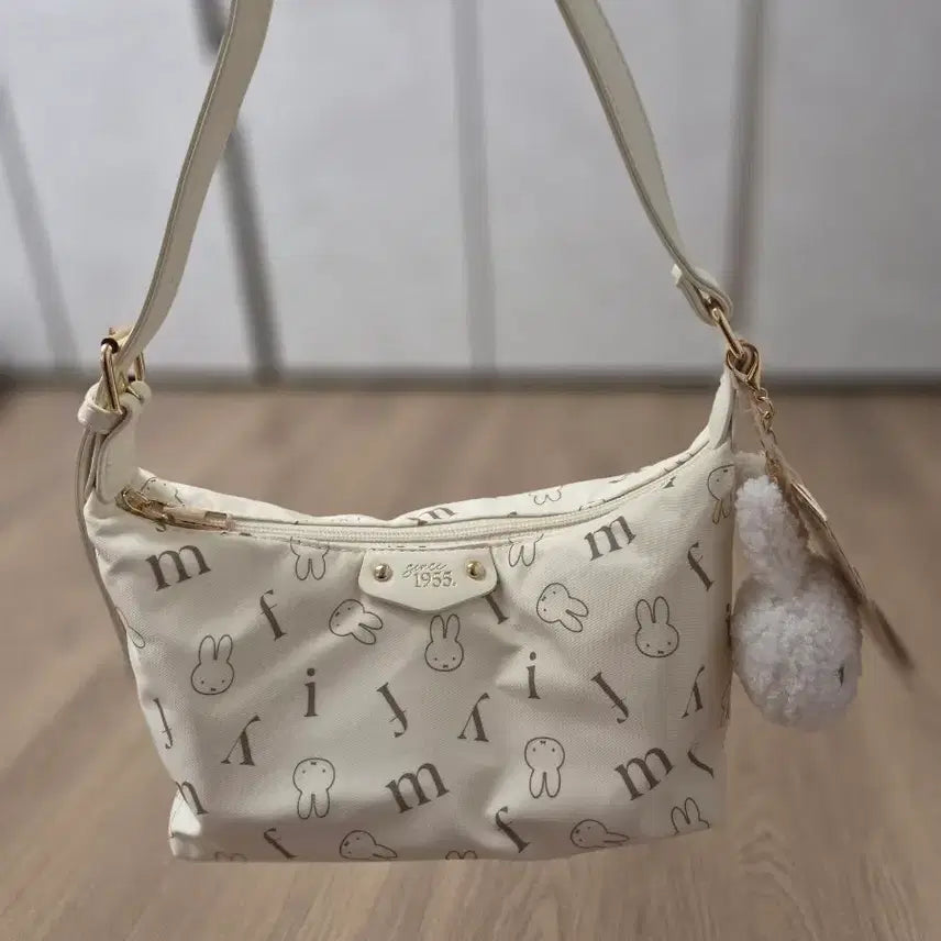[BUNJANG] Miffy Character Bag with Charm / 미피 가방