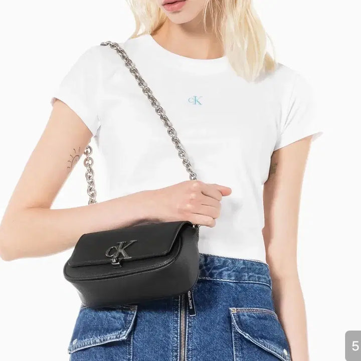 [BUNJANG] Calvin Klein Black Minimal Monogram Chain Flap Mini Shoulder Bag / 캘빈클라인 블랙 미니멀 모노그램 체인 플 랩 미니 숄더백
