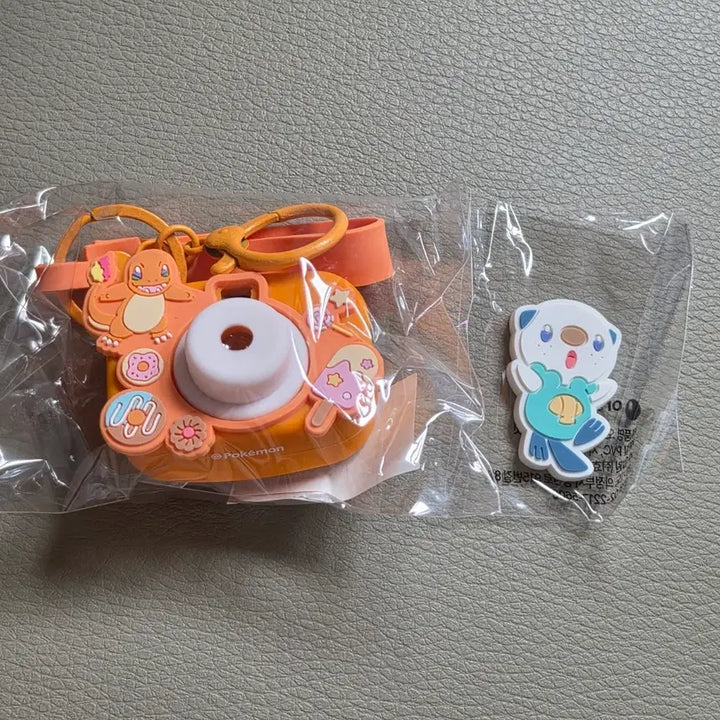 [BUNJANG] Orthomol Pyritar Pokémon Camera Keyring + Sudeng Magnet Bundle Set / 올리브영 오쏘몰 포켓몬 파이리 카메라 키링 수댕이 마그넷 미개봉 일괄