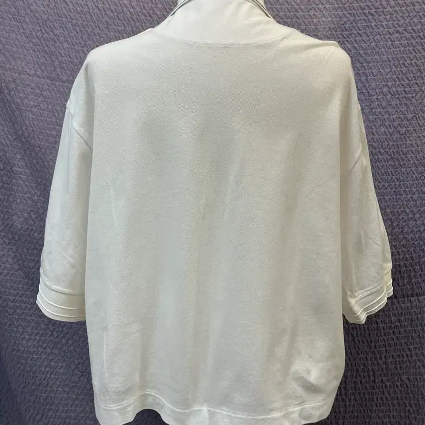 [BUNJANG] SYSTEM Gold Button Collar Short-Sleeve T-Shirt Ivory / 한섬 SYSTEM 골드버튼 카라 반팔티 아이보리 (23년) 새옷급