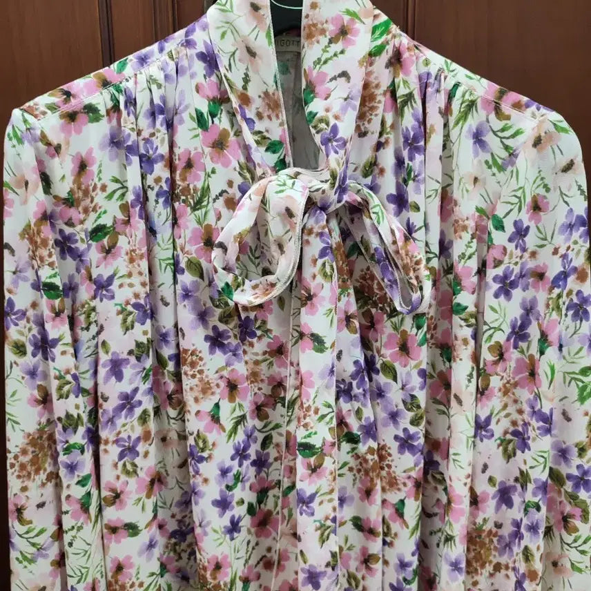 [BUNJANG] Jigott Flower Pattern Blouse / 지고트불라우스