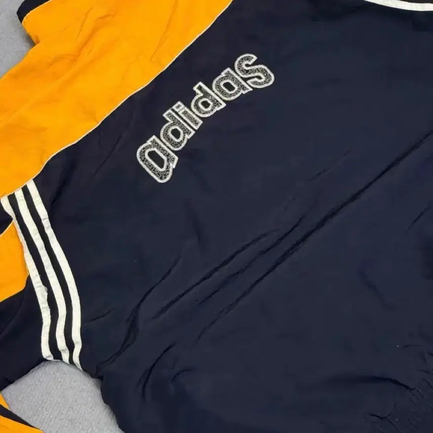 [BUNJANG] Adidas 90s Old School Windbreaker Jacket / 아디다스 빈티지 90s 올드스쿨 바람막이 우타이테 Eve