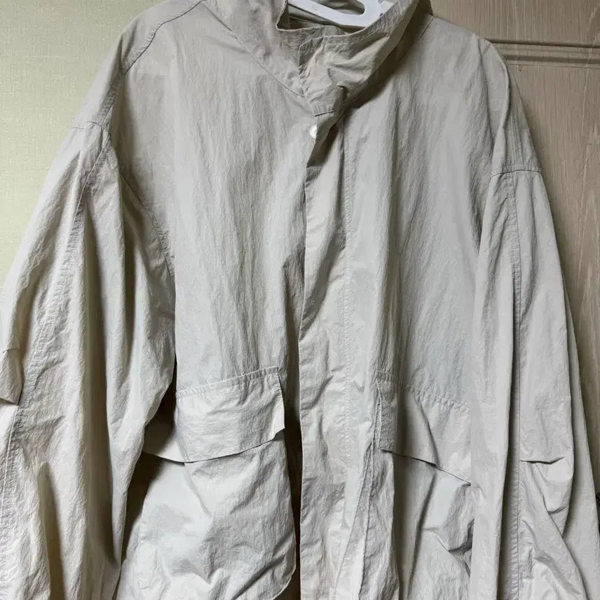 [BUNJANG] Beige Windbreaker Jacket / 베이지 바람막이