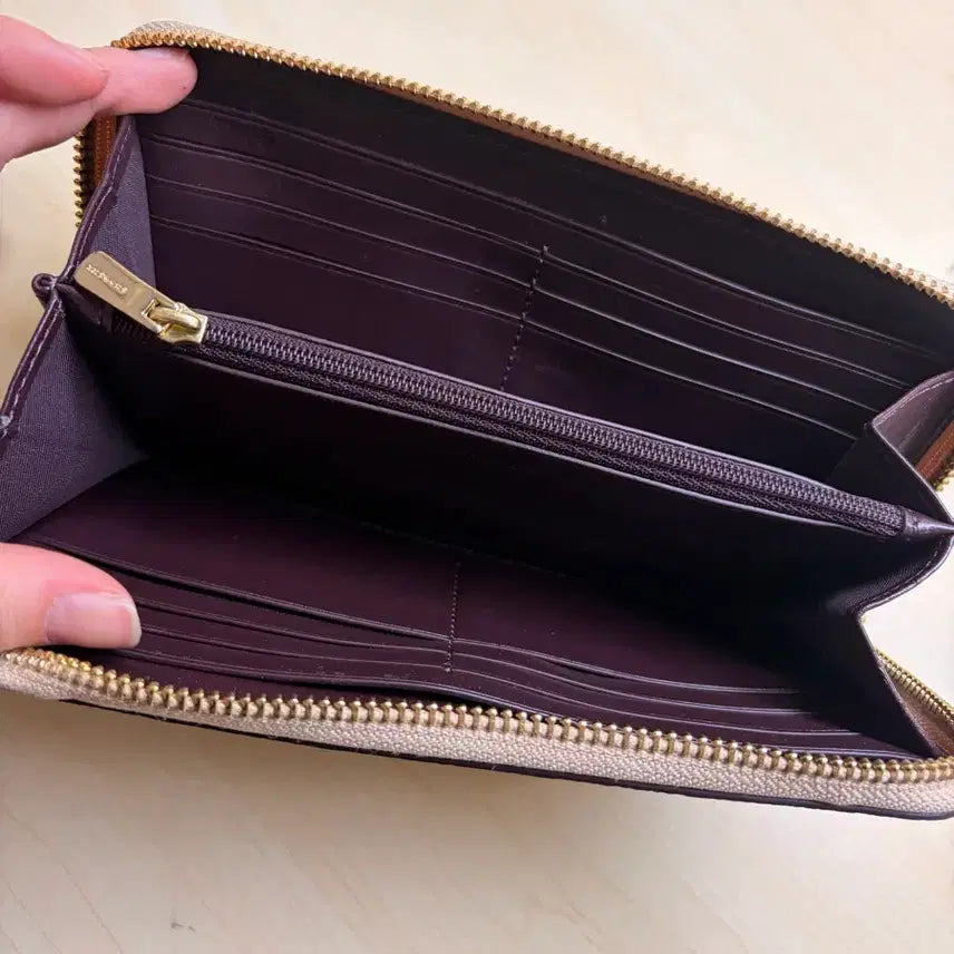 [BUNJANG] Coach Signature Embossed Long Wallet Beige / 코치 시그니처 엠보 장지갑 베이지