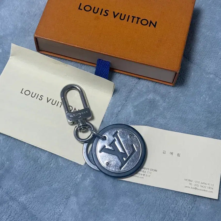 [BUNJANG] Louis Vuitton Circle Logo Bag Charm Keychain / 루이비통 서클로고 백참 키링