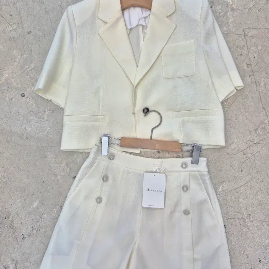 [BUNJANG] It MICHAA Cropped Jacket &amp; Shorts Set - Ivory, Size M/S / 새제품) 잇미샤 크롭자켓M /반바지 S 셋업