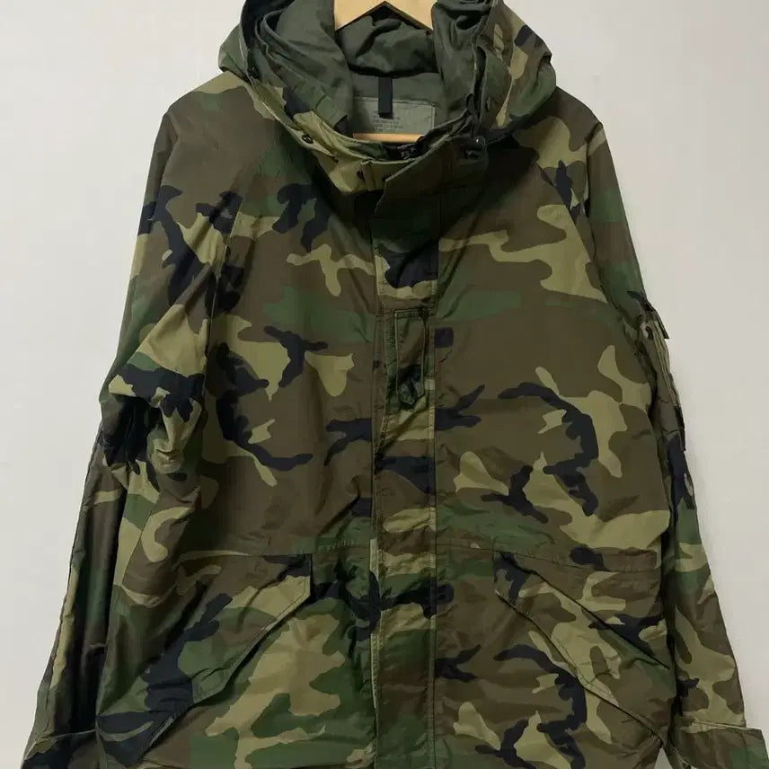 [BUNJANG] US Army GORE-TEX Camo Field Jacket (Size 105-110) / 105-110 US ARMY 고어텍스 카모 밀리터리 기능성 자켓
