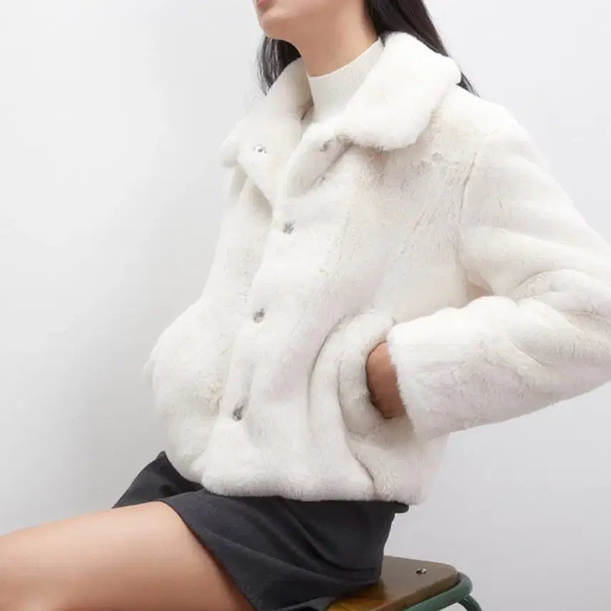 [BUNJANG] Mixxo White Short Fur Jacket / 미쏘 화이트 숏 퍼 자켓