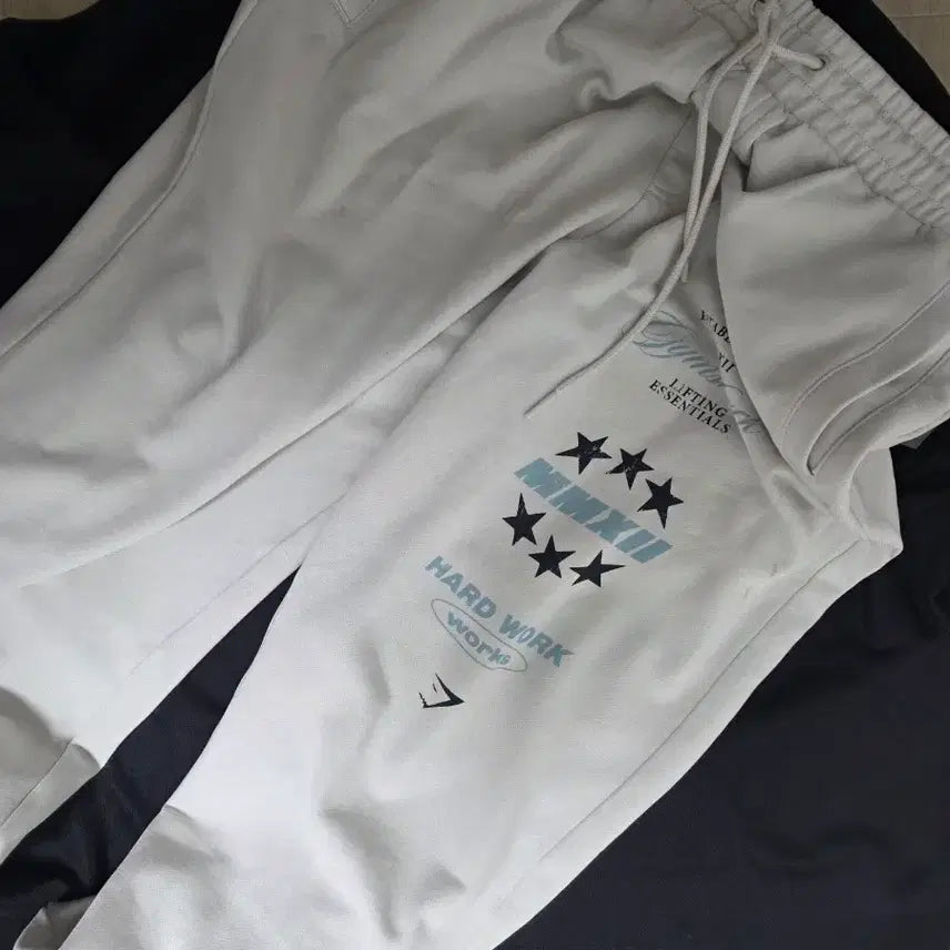 [BUNJANG] Gymshark Beige Jogger Pants M / 짐샤크 베이지 조거팬츠 M