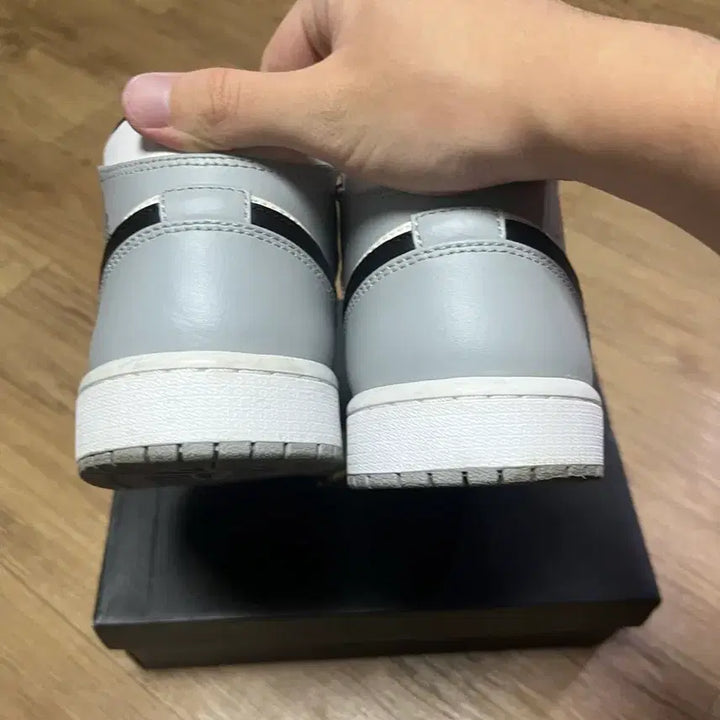 [BUNJANG] Air Jordan 1 Mid Smoke Grey Sneakers (270mm) / 조던 미드 스모크 그레이 270