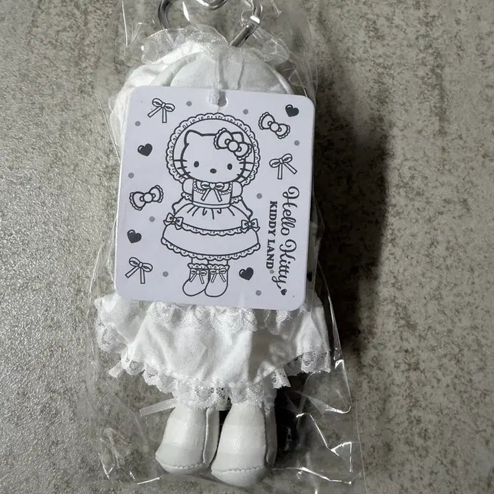[BUNJANG] Sanrio Style-Up Kid-Land Limited Edition Lolita Kitty White / 산리오 스타일업 키디랜드 한정판 화이트 로리타 키티