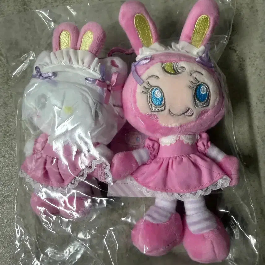 [BUNJANG] Sanrio x Mezzo Piano Collaboration Mascot Kitty / 산리오 메조피아노 콜라보 마스코트 키티