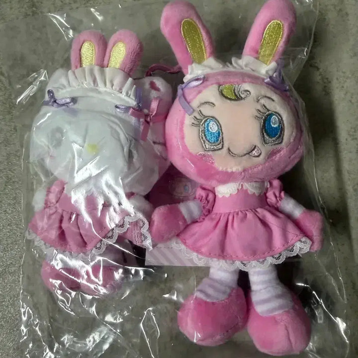 [BUNJANG] Sanrio x Mezzo Piano Collaboration Mascot Kitty / 산리오 메조피아노 콜라보 마스코트 키티
