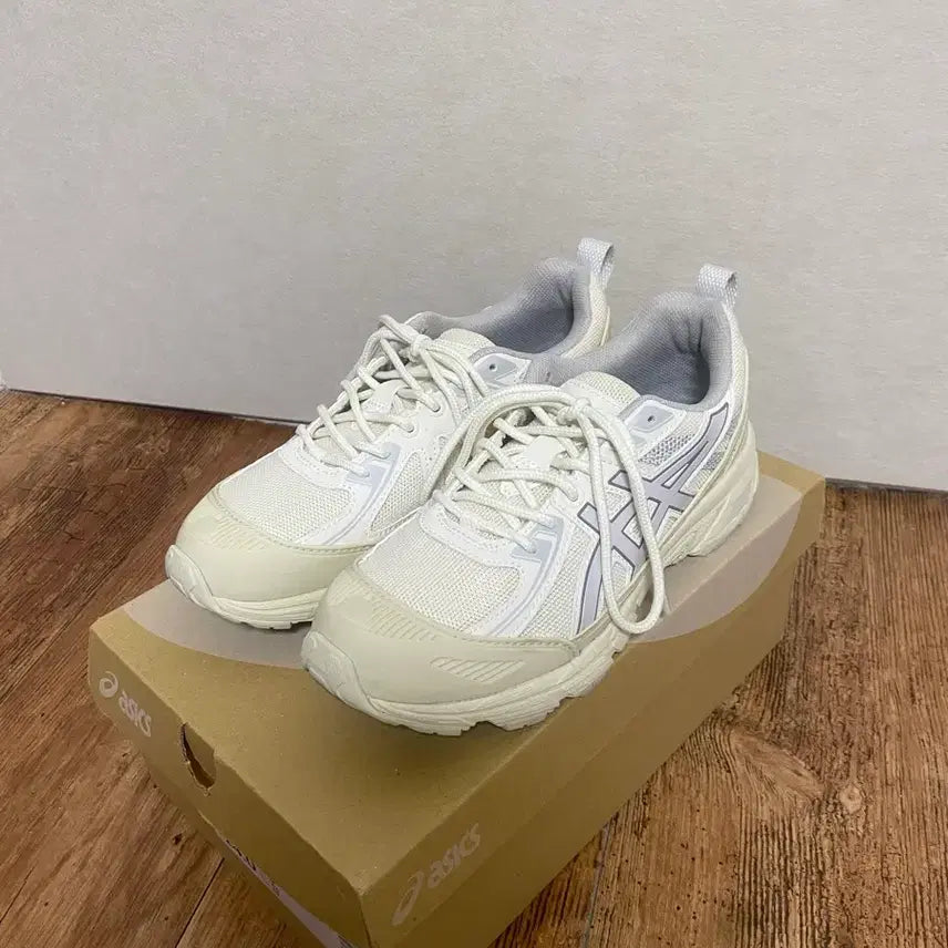 [BUNJANG] ASICS Gel-Venture 6 Shield Cream/Cloud Grey / 아식스 젤벤쳐6 쉴드