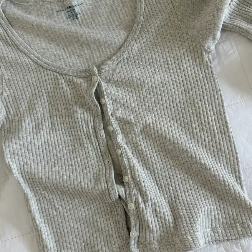 [BUNJANG] Brandy Melville Cardigan / 브랜디멜빌 가디건