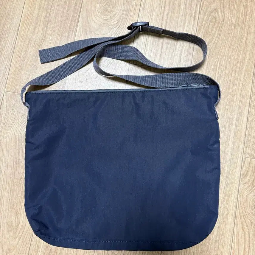 [BUNJANG] Gramicci Sacoche Bag Navy / 그라미치 사코슈 백 / 네이비