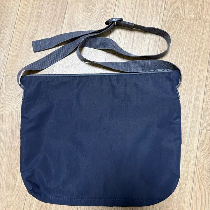 [BUNJANG] Gramicci Sacoche Bag Navy / 그라미치 사코슈 백 / 네이비