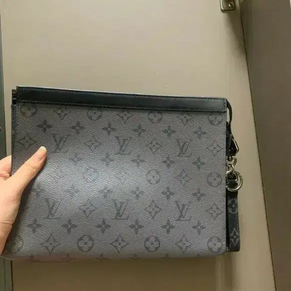 [BUNJANG] Louis Vuitton Monogram Shadow Leather Clutch Bag with Strap / 클러치 보쉐트