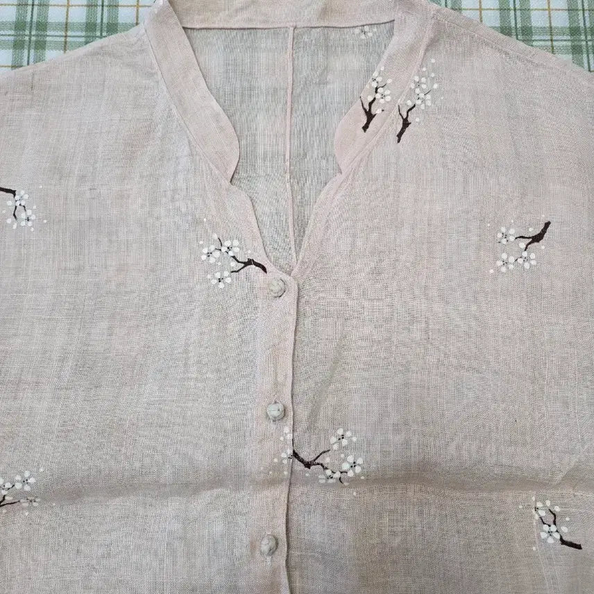 [BUNJANG] Beige Linen Embroidered Jacket - Size 66 / 3ㅡ모시 나몀 개량저고리 ㅡ66