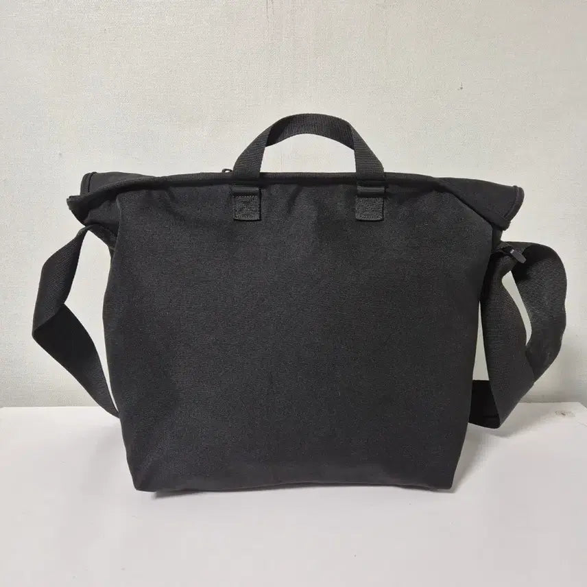 [BUNJANG] Carhartt Black Messenger Bag / 칼하트 블랙 메신저백 가방