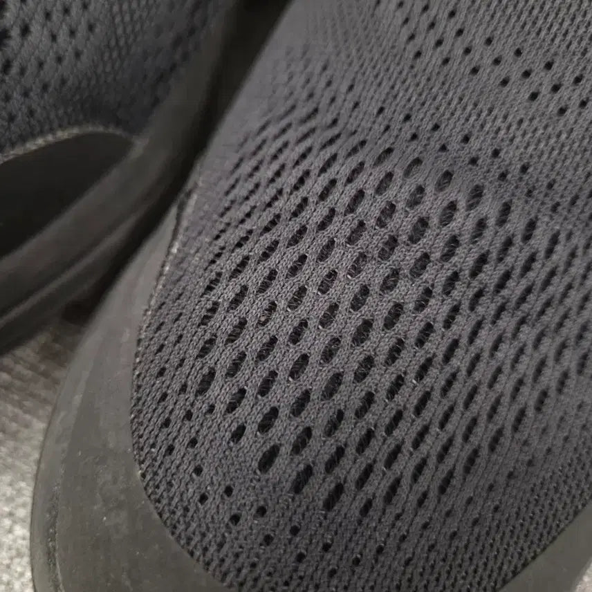 [BUNJANG] Skechers Go Walk Slip-On Black / 스케쳐스 고워크 슬립온 블랙 255