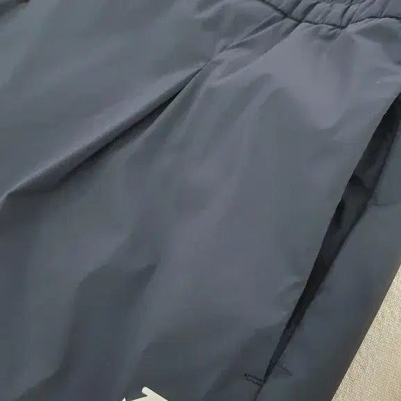 [BUNJANG] Descente Travel Trousers Pants / 데상트(DESCENTE) 트래블 트라우저 팬츠