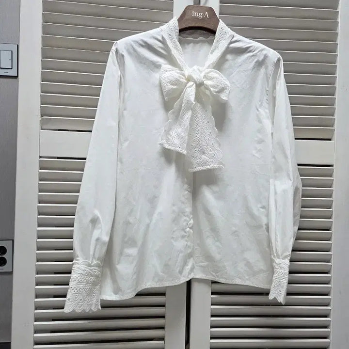 [BUNJANG] Ribbon Collar Blouse / 리본 카라넥 블라우스