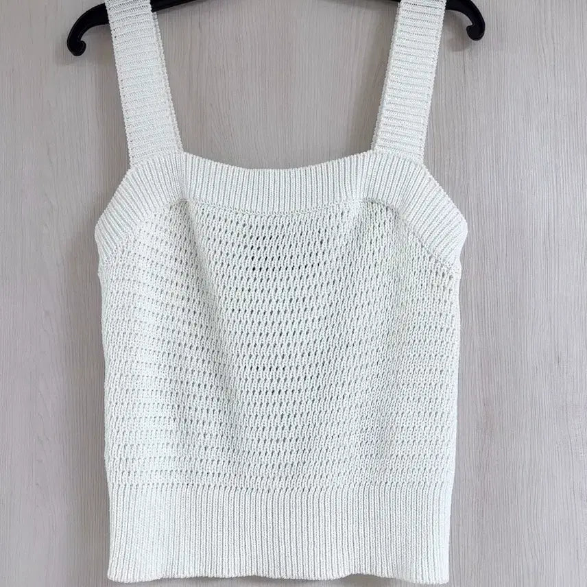 [BUNJANG] MOJO.S.PINE Sleeveless Knit Top / 모조에스핀 민소매 니트탑