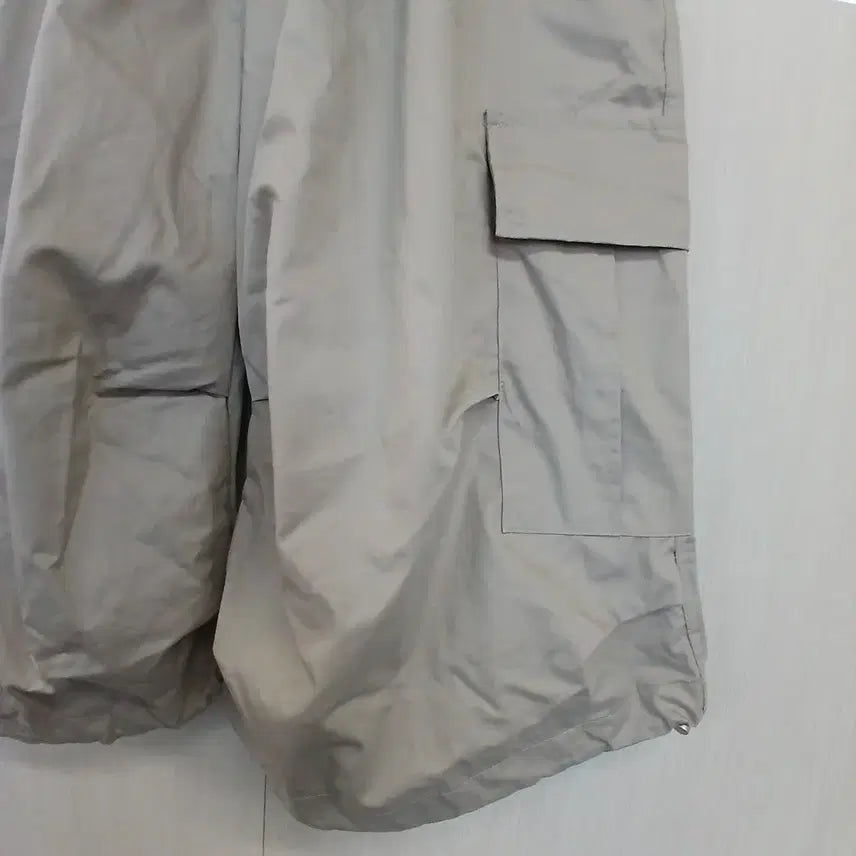 [BUNJANG] Beige Cargo Bermuda Shorts Unisex / 베이지색 카고 버뮤다 바지 공용