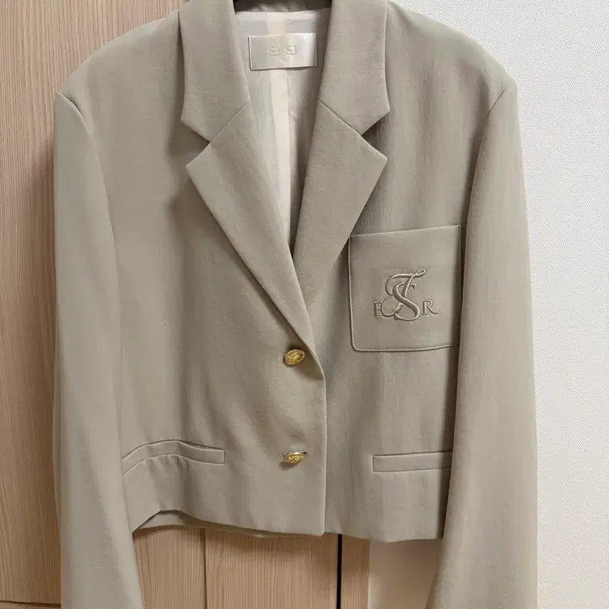 [BUNJANG] SJYP Embroidered Cropped Jacket / 타임_에스제이 자수 크롭 자켓