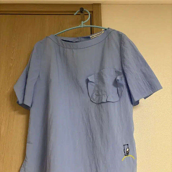 [BUNJANG] Lucky Chouette Asymmetrical Frill Blouse Size 36 / 럭키슈에뜨 언발란스 프릴 블라우스 36