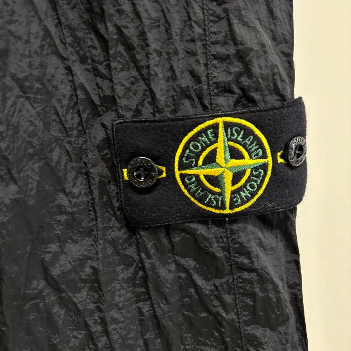 [BUNJANG] Stone Island Patch Nylon Shorts / [32]스톤아일랜드 와펜패치 나일론 반바지