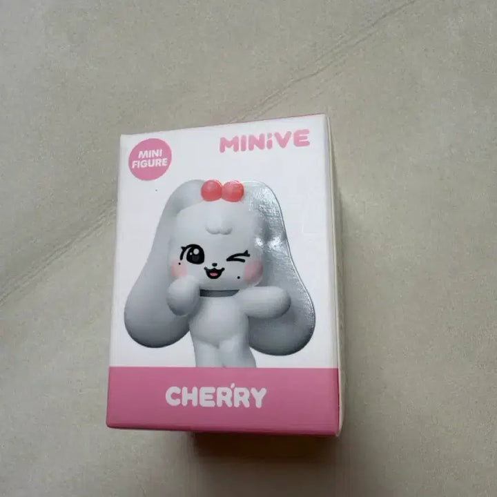 [BUNJANG] IVE MiniV Mini Figure Cherry / 아이브 미니브 미니피규어 체리