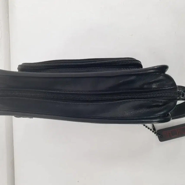 [BUNJANG] Tumi Leather Clutch / 투미 가죽 클러치