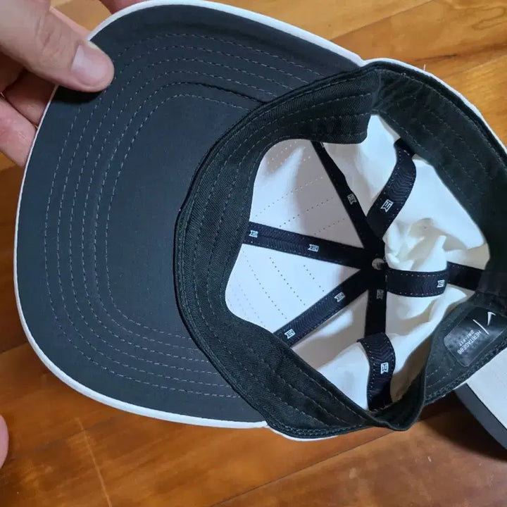 [BUNJANG] Nike Tiger Woods TW White Ball Cap Hat / 나이키 타이거우즈 TW 화이트 볼캡 모자