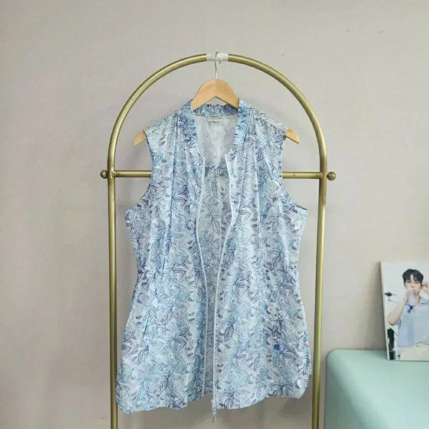 [BUNJANG] Lafuma Flower Pattern Windbreaker Vest / 라퓨마 플라워 패턴 바람막이 조끼