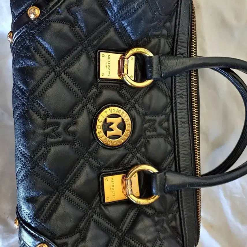 [BUNJANG] MCM Black Quilted Tote Bag / 메트로시티 블랙 퀼팅 토트백 가방
