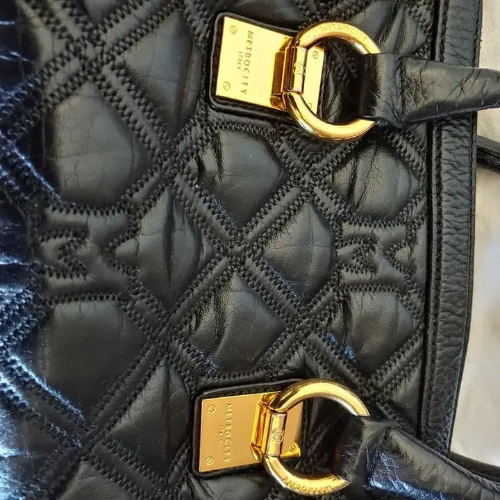 [BUNJANG] MCM Black Quilted Tote Bag / 메트로시티 블랙 퀼팅 토트백 가방
