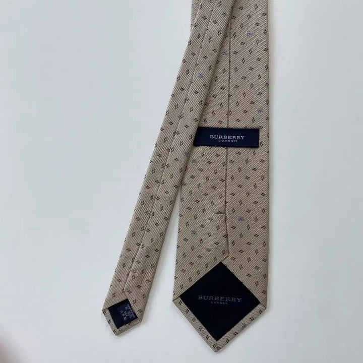 [BUNJANG] Burberry Monogram Silk Necktie / 버버리 모노그램 명품 정품 넥타이 (Burberry)