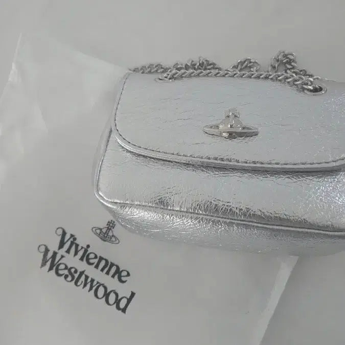 [SOLD OUT] 비비안웨스트우드 실버체인백