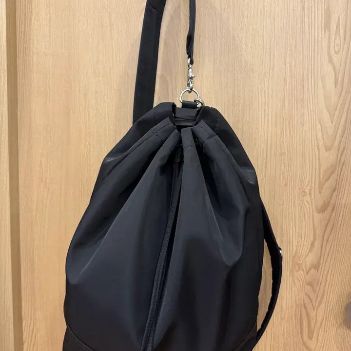 [BUNJANG] Black Drawstring Backpack / 블랙 드로우스트링백팩