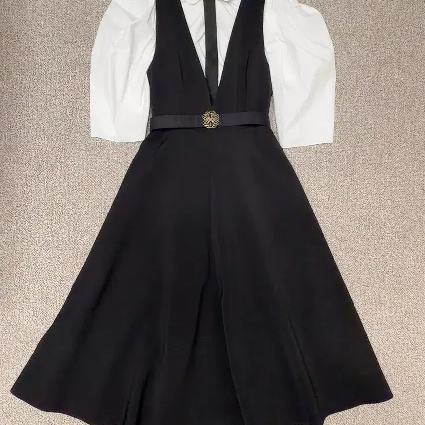 [BUNJANG] MOJO.S.FINE Volume Sleeve Collar White Shirt with Tie / 모조에스핀 볼륨 소매 카라 화이트 셔츠