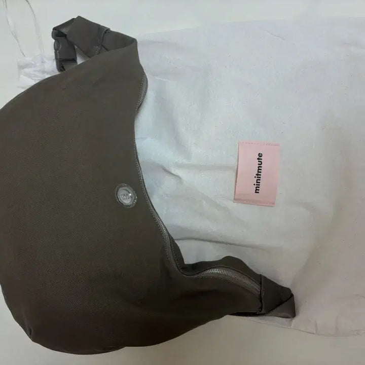 [BUNJANG] MinuteMute Clo Waist L Khaki Bag / 미닛뮤트_클로웨이스트 L 카키 팔아요