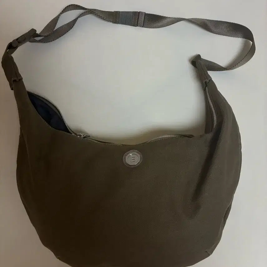 [BUNJANG] MinuteMute Clo Waist L Khaki Bag / 미닛뮤트_클로웨이스트 L 카키 팔아요