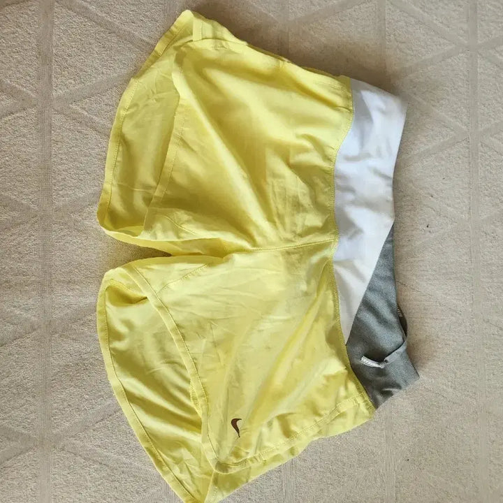 [BUNJANG] Nike Running Shorts XS Fluorescent Yellow / 나이키 러닝 반바지 xs