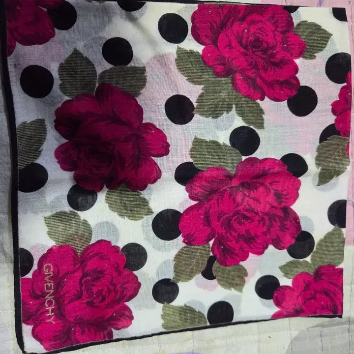 [BUNJANG] Givenchy Flower Dot Silk Scarf / 지방시 플라워 도트 스카프 손수건