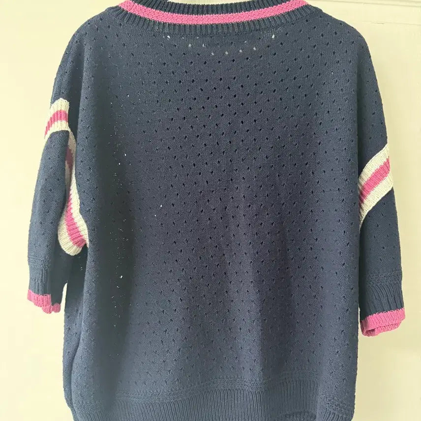 [BUNJANG] Lucky Chouette Navy Punching Knit / 럭키슈에뜨 네이비 펀칭 니트