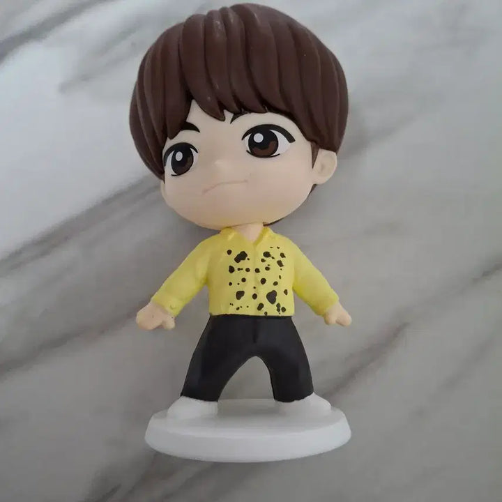 [BUNJANG] BTS Character Figure Yellow Shirt Version / BTS 캐릭터 피규어 옐로우셔츠